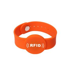 RFID silikonový náramek proti neoprávněné manipulaci
