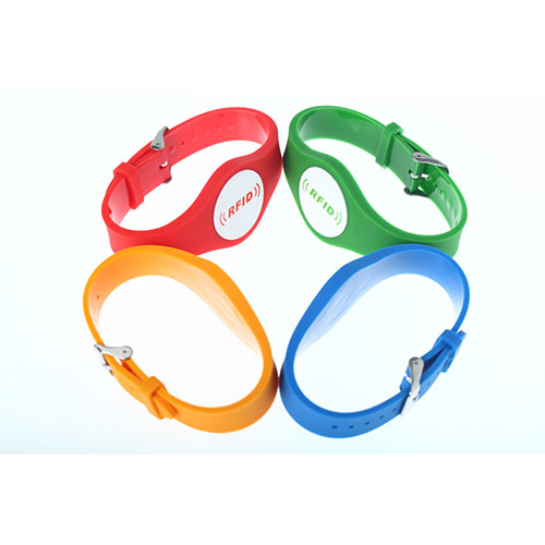Přizpůsobený náramek <a href=https://rfid-life.com/RFID-Wristband.html target='_blank'>RFID náramek</a> z měkké pryže z PVC 2